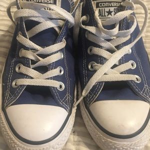 Converse sneaker royal blue.